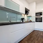 Apartman Iva *